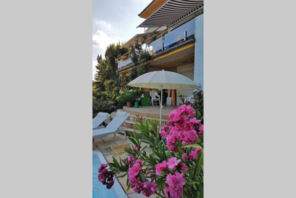 Hillside Apartment With Ac & Heating In Grande Maison Boedapest Buitenkant foto