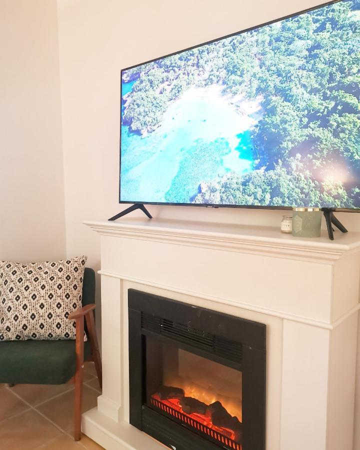 Hillside Apartment With Ac & Heating In Grande Maison Boedapest Buitenkant foto
