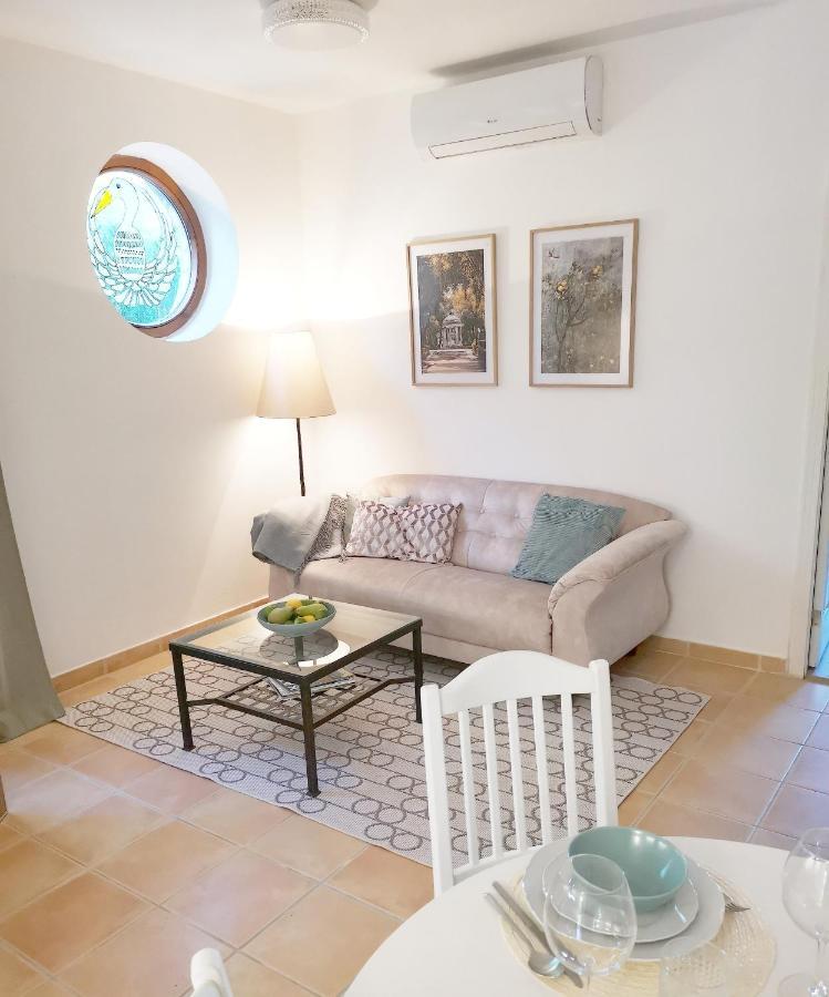 Hillside Apartment With Ac & Heating In Grande Maison Boedapest Buitenkant foto