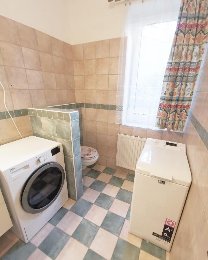 Hillside Apartment With Ac & Heating In Grande Maison Boedapest Buitenkant foto